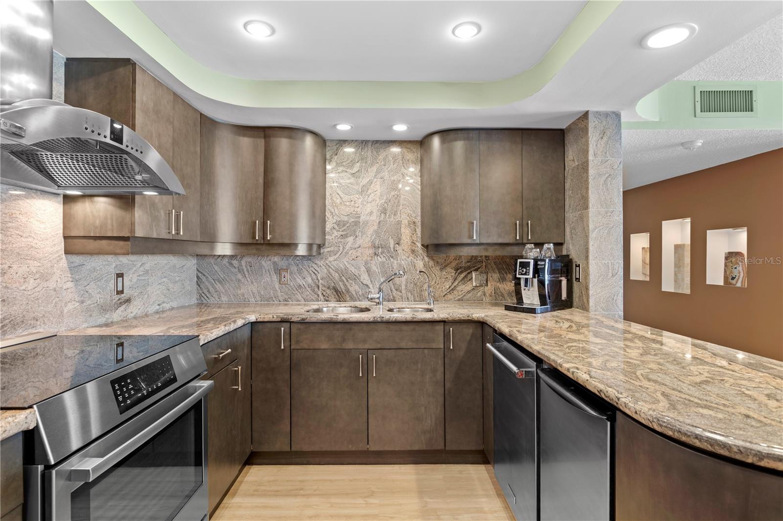 1460 GULF BLVD #605, CLEARWATER BEACH, FL, 33767