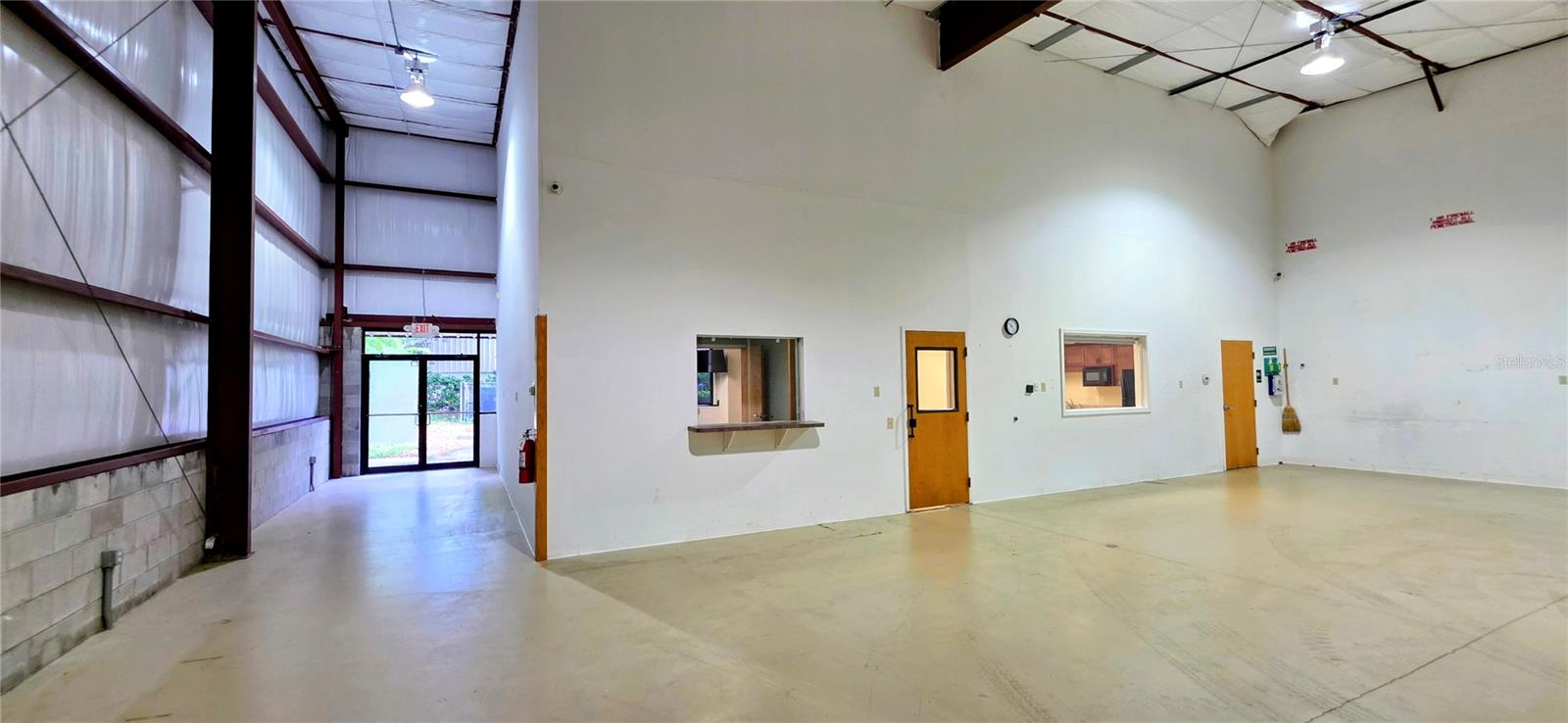 402 CHAIRMAN CT, DEBARY, FL, 32713