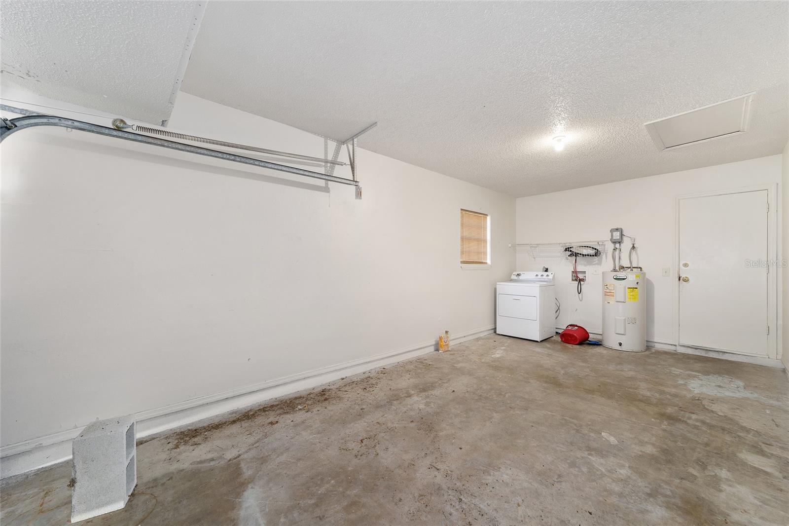 325 OAK TRACK CRSE, OCALA, FL, 34472