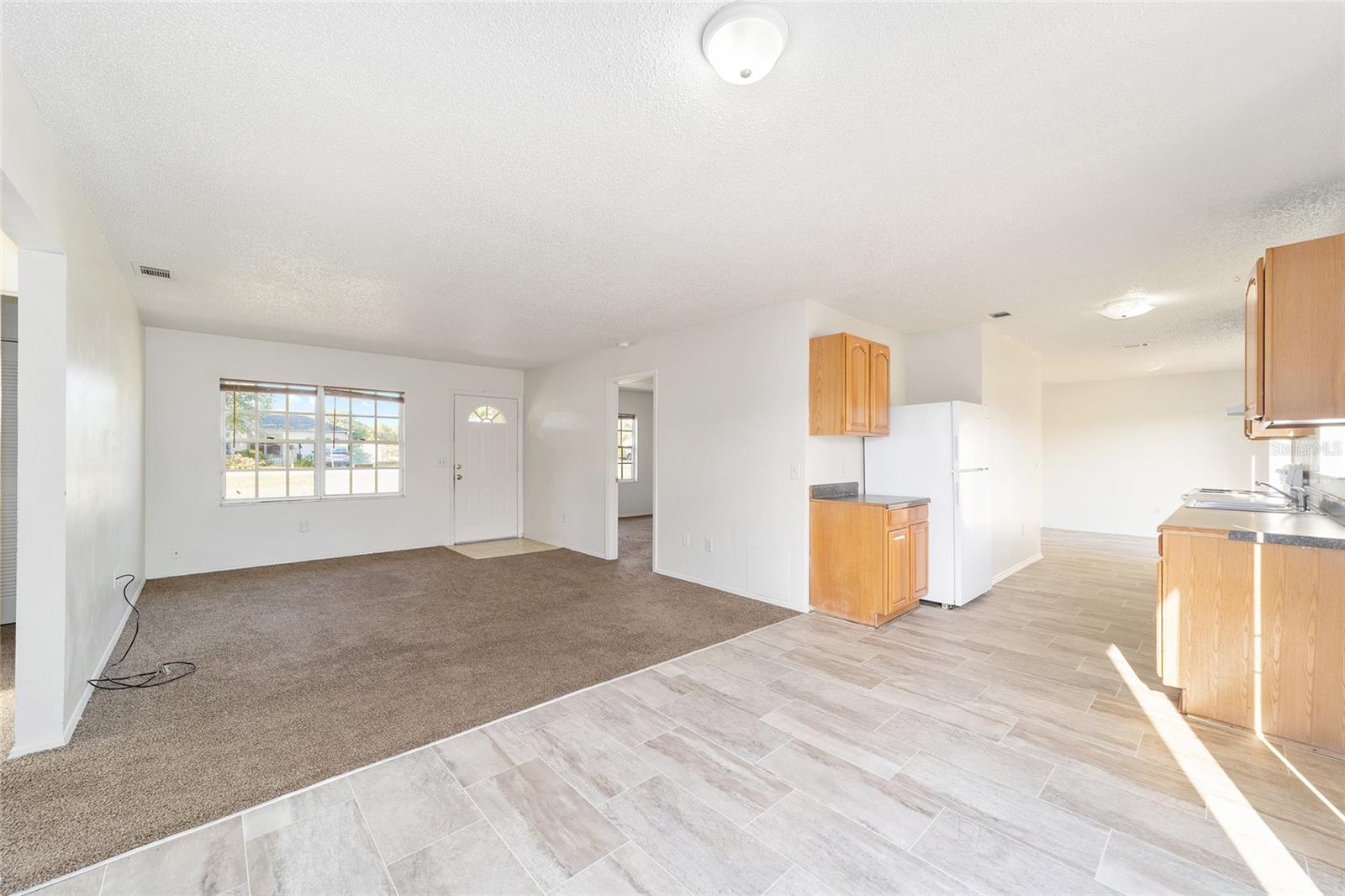 325 OAK TRACK CRSE, OCALA, FL, 34472