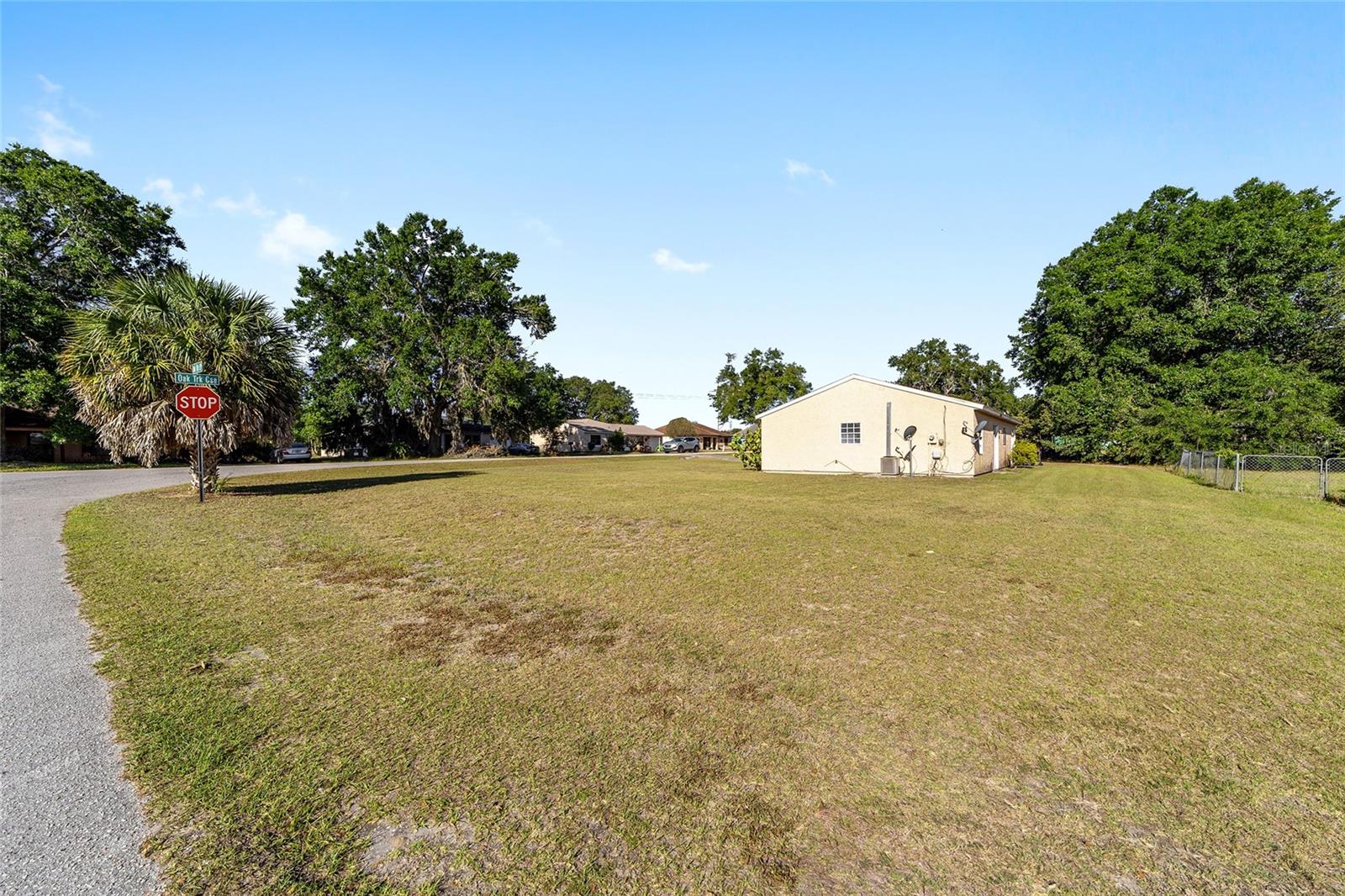 325 OAK TRACK CRSE, OCALA, FL, 34472