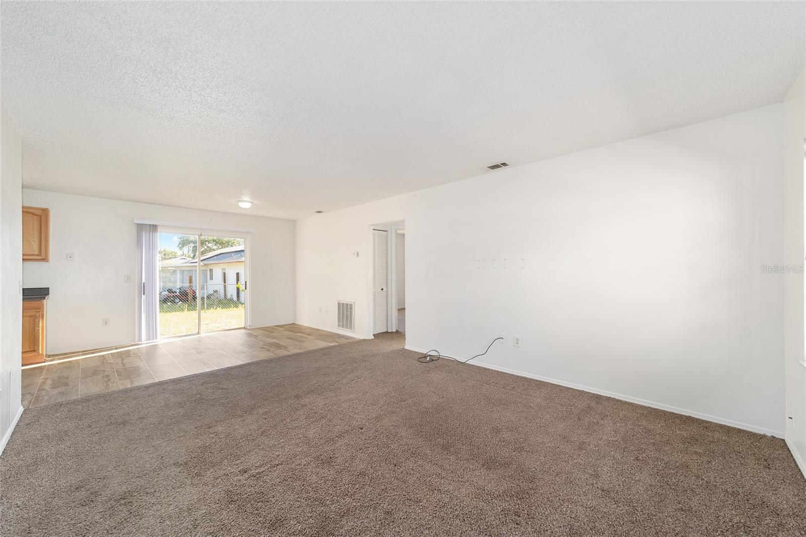 325 OAK TRACK CRSE, OCALA, FL, 34472