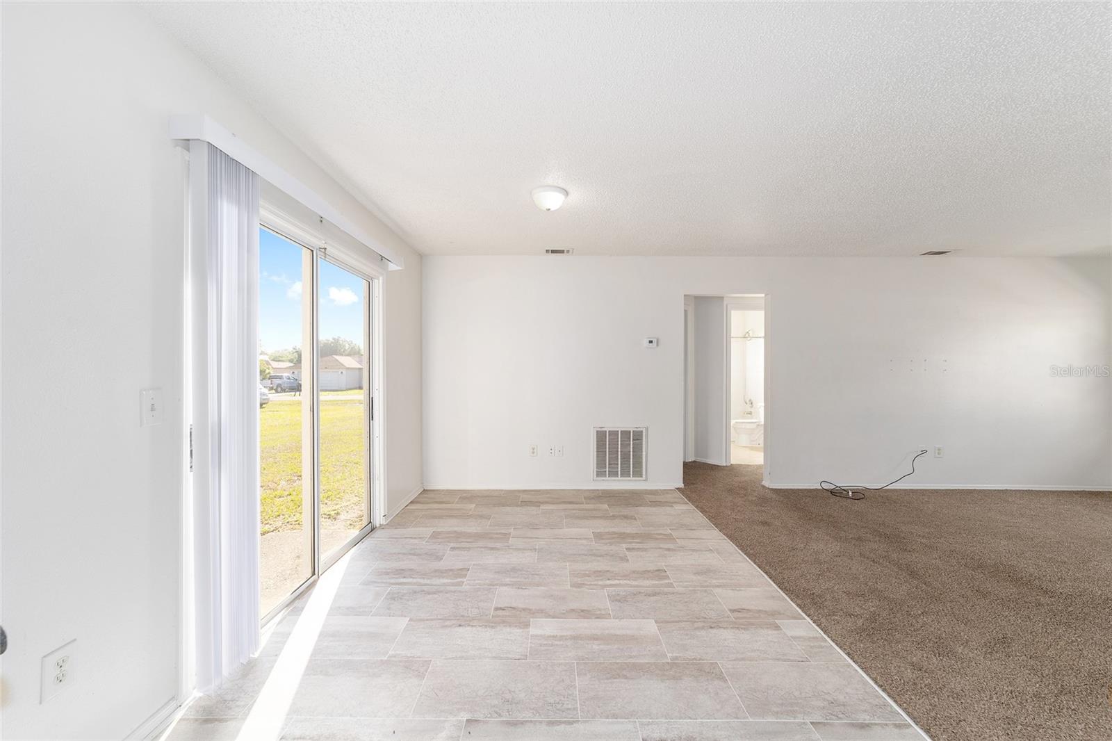 325 OAK TRACK CRSE, OCALA, FL, 34472