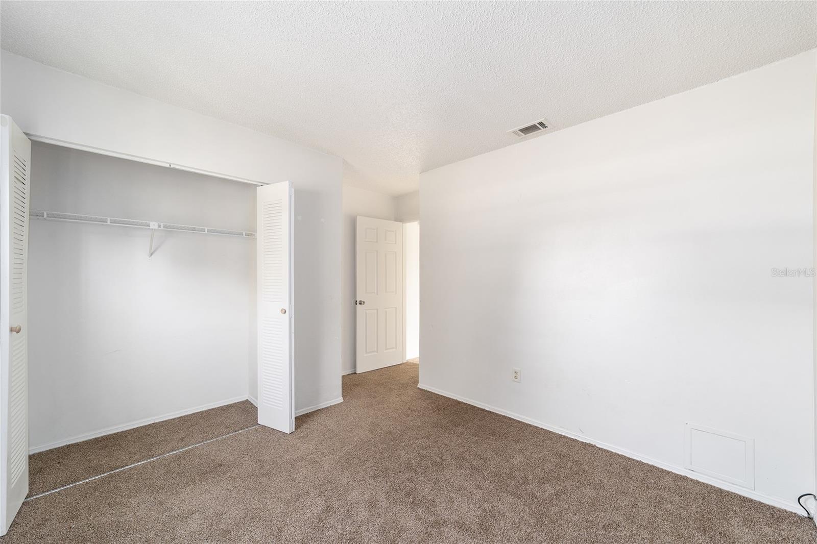 325 OAK TRACK CRSE, OCALA, FL, 34472