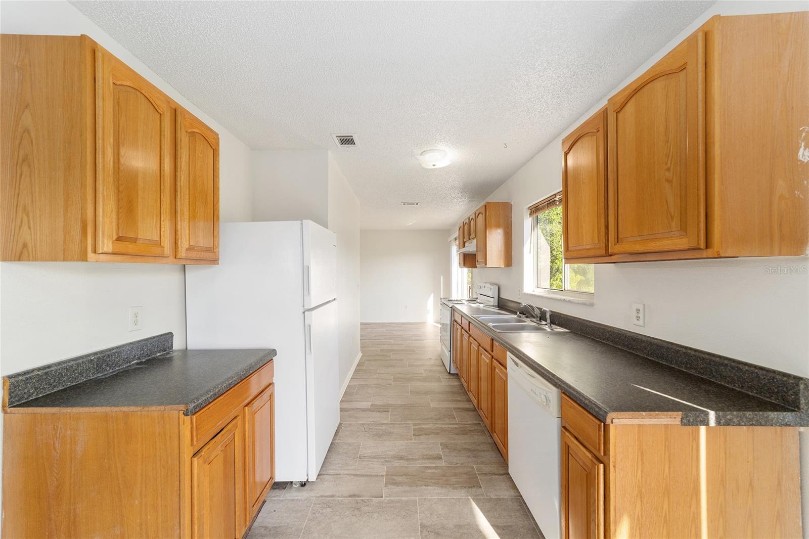 325 OAK TRACK CRSE, OCALA, FL, 34472