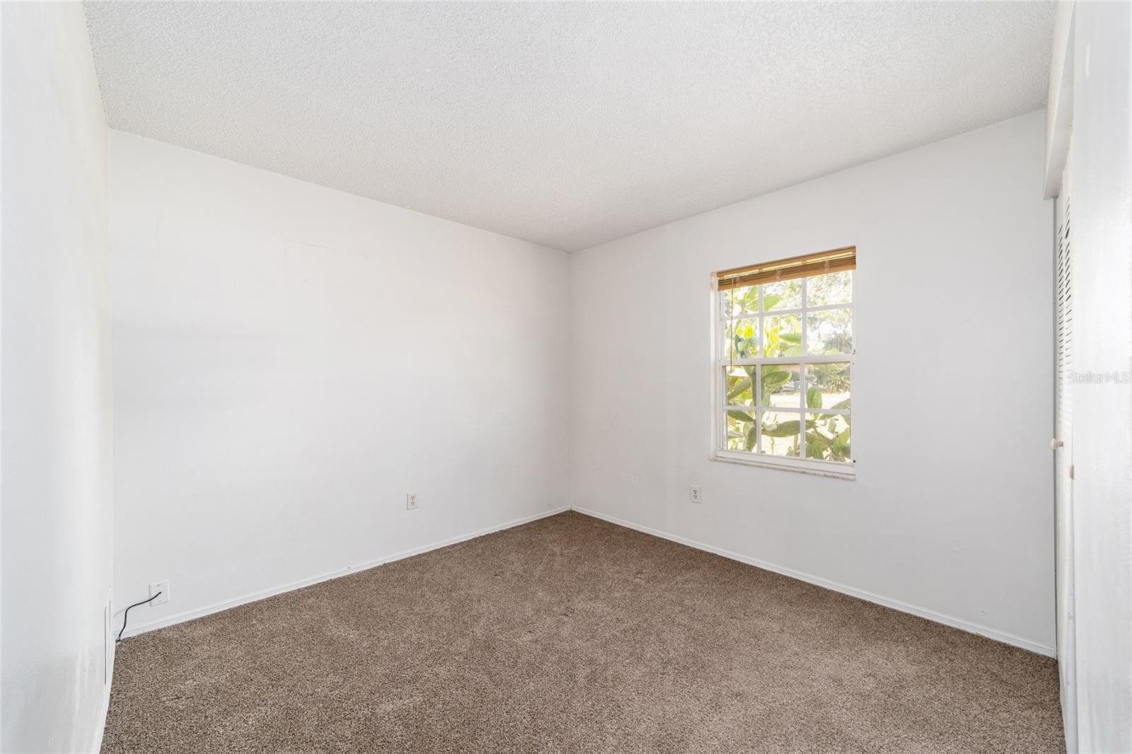325 OAK TRACK CRSE, OCALA, FL, 34472