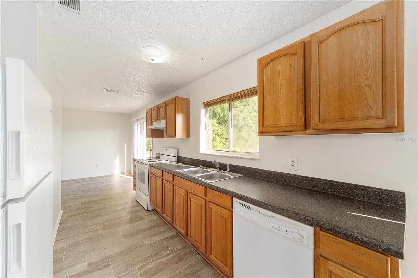 325 OAK TRACK CRSE, OCALA, FL, 34472