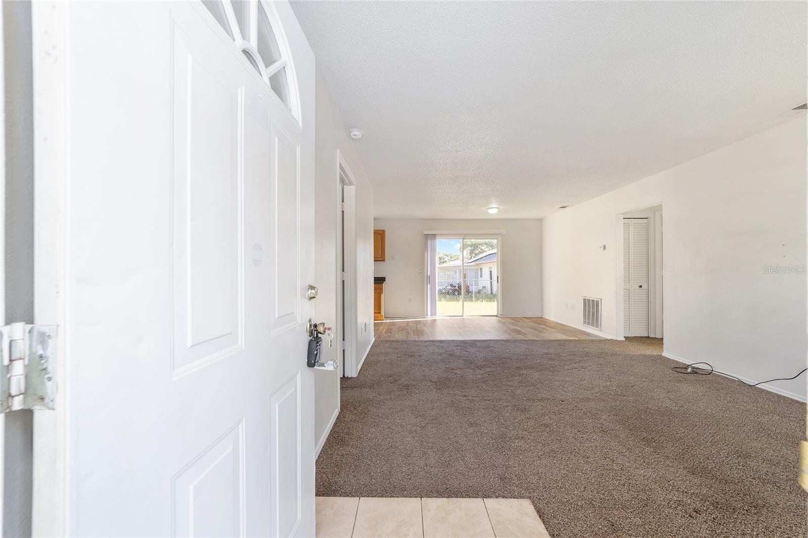 325 OAK TRACK CRSE, OCALA, FL, 34472