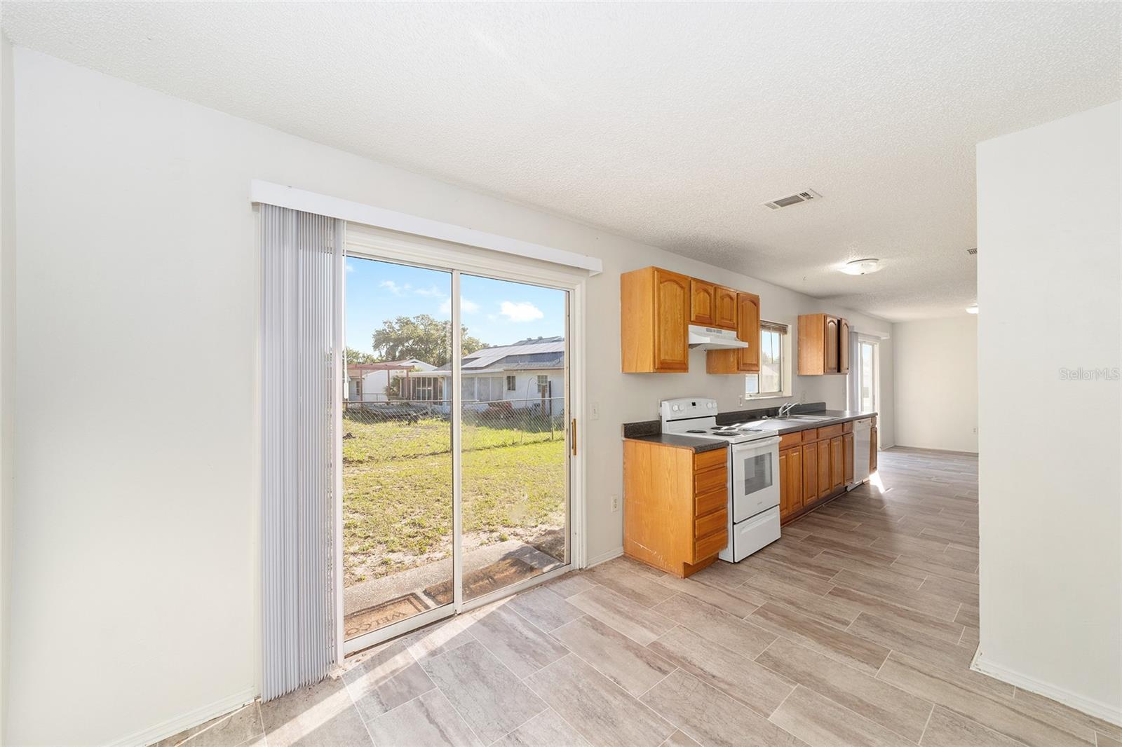 325 OAK TRACK CRSE, OCALA, FL, 34472