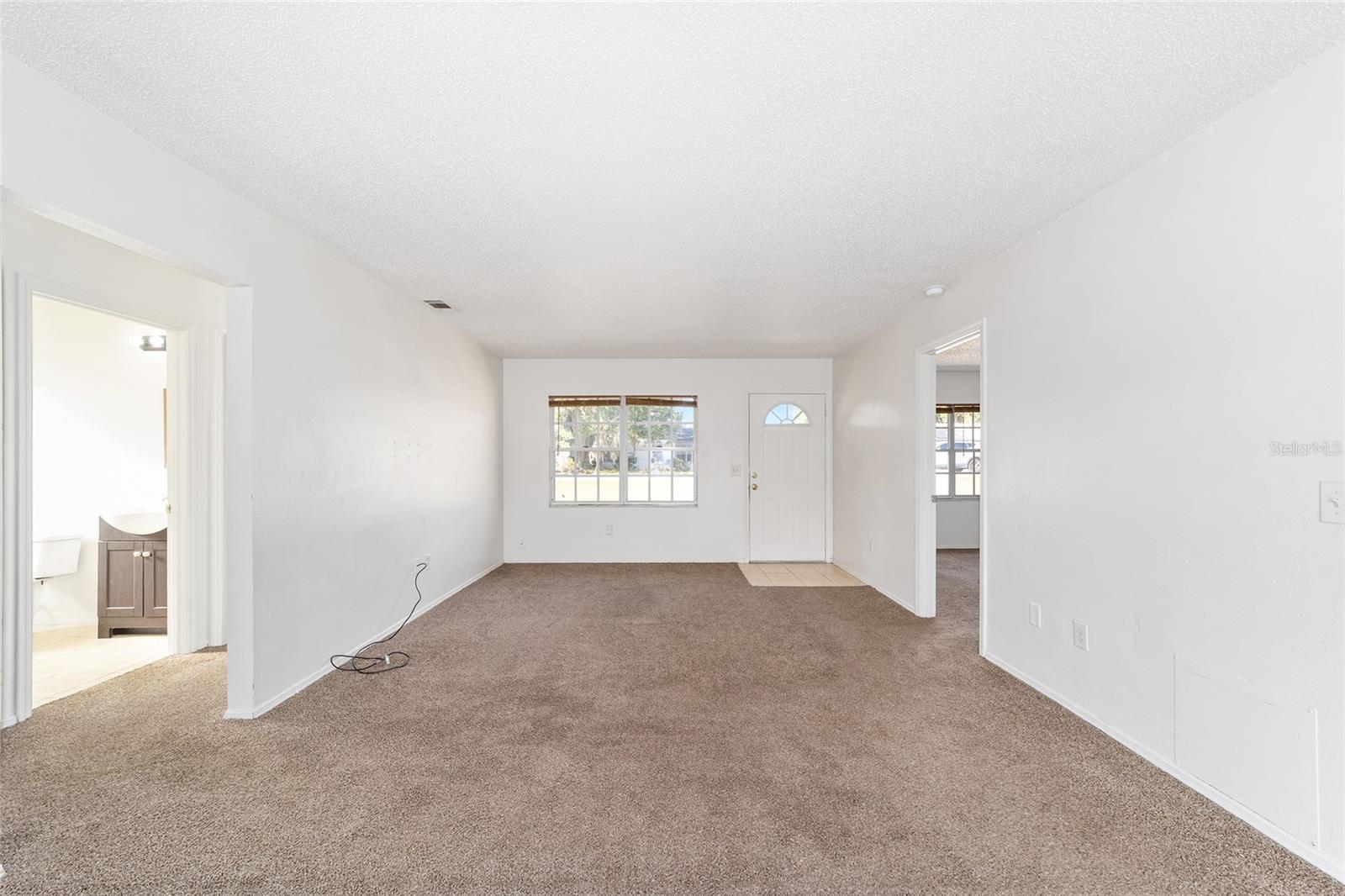 325 OAK TRACK CRSE, OCALA, FL, 34472