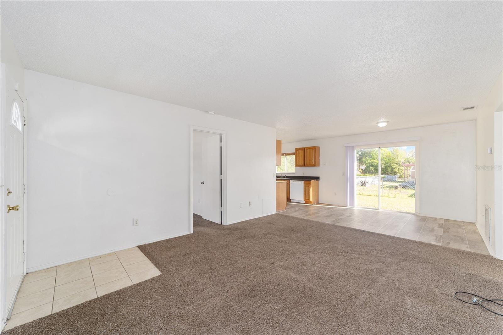 325 OAK TRACK CRSE, OCALA, FL, 34472