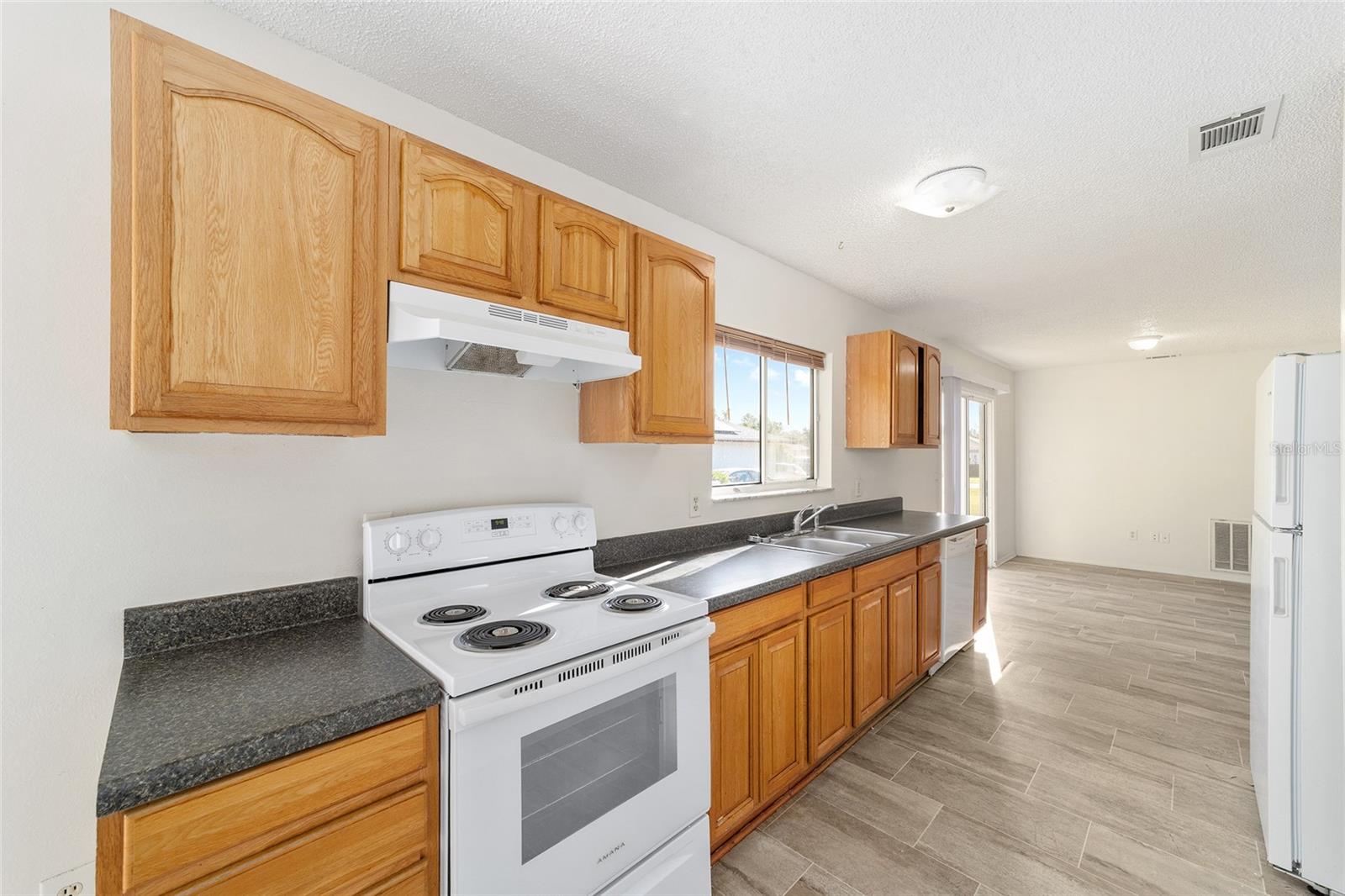 325 OAK TRACK CRSE, OCALA, FL, 34472