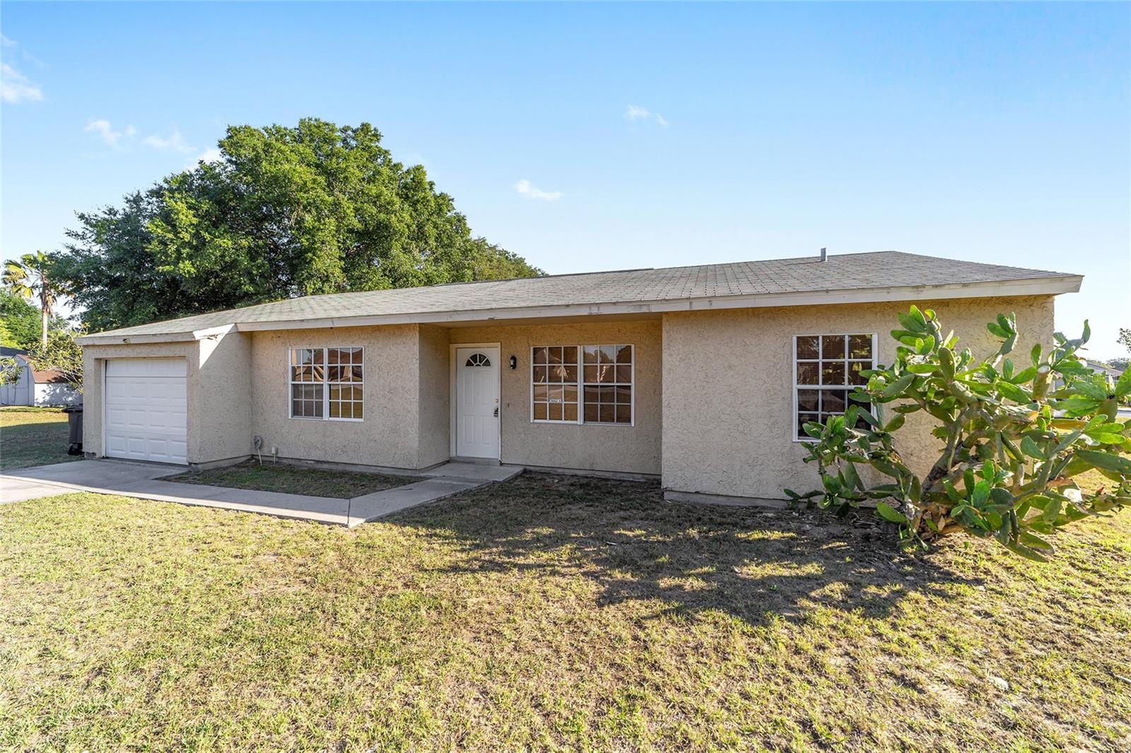 325 OAK TRACK CRSE, OCALA, FL, 34472