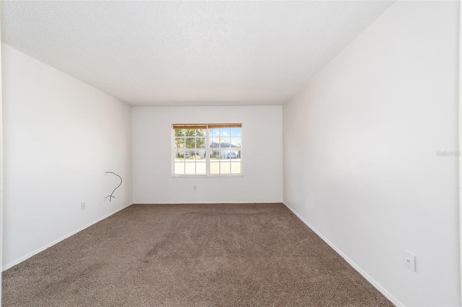 325 OAK TRACK CRSE, OCALA, FL, 34472
