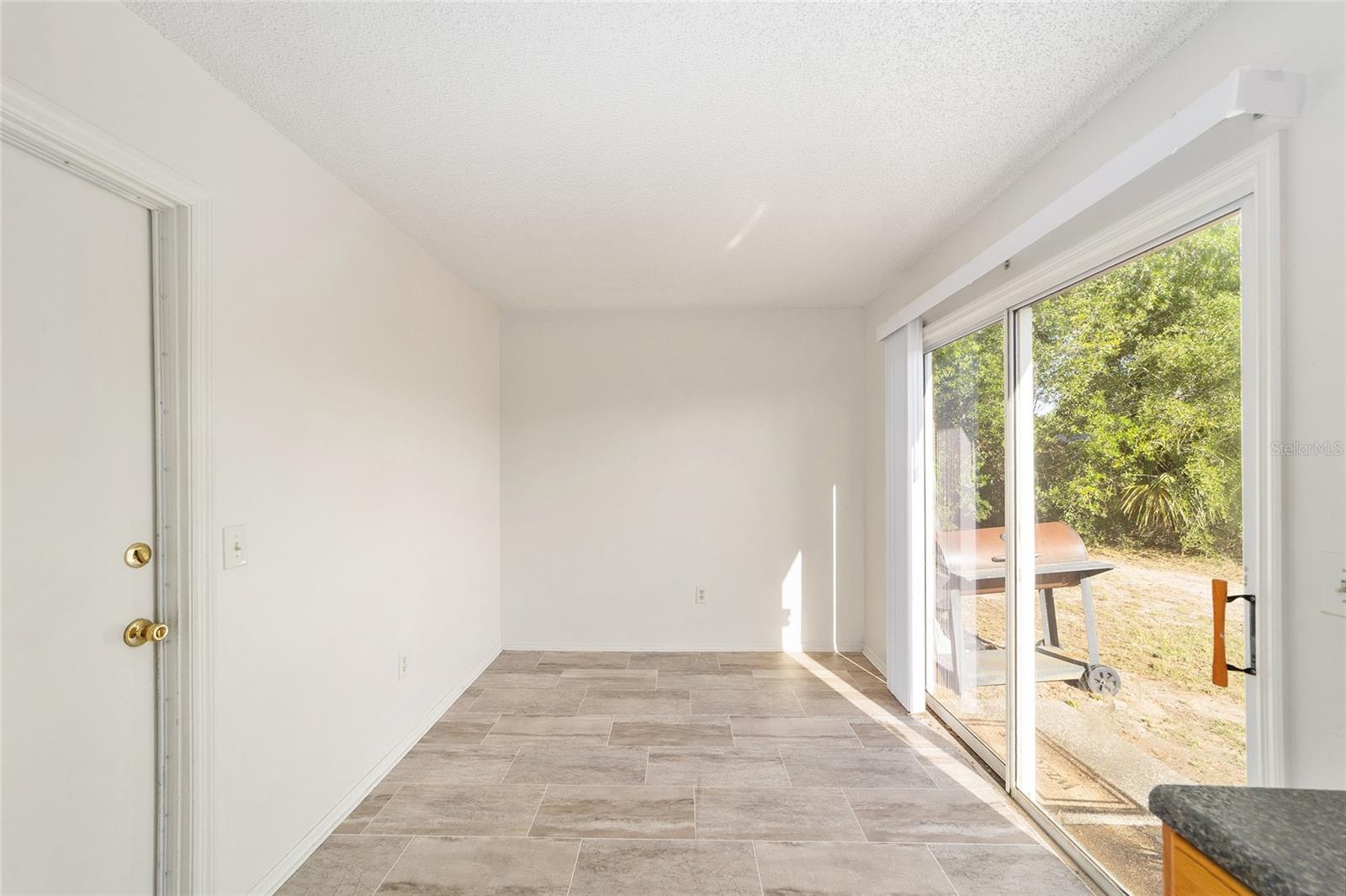 325 OAK TRACK CRSE, OCALA, FL, 34472