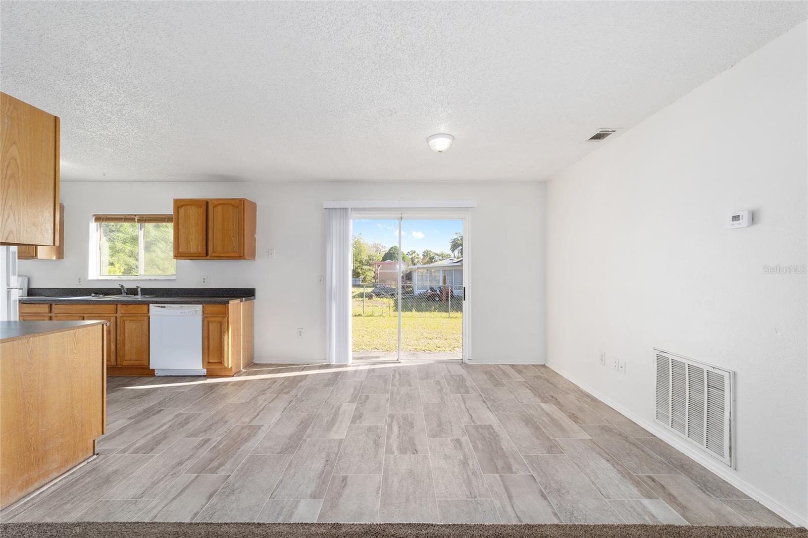 325 OAK TRACK CRSE, OCALA, FL, 34472