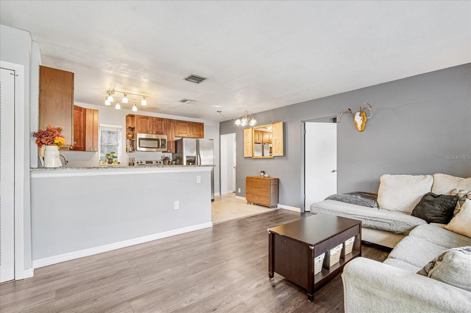 9064 93RD ST, SEMINOLE, FL, 33777
