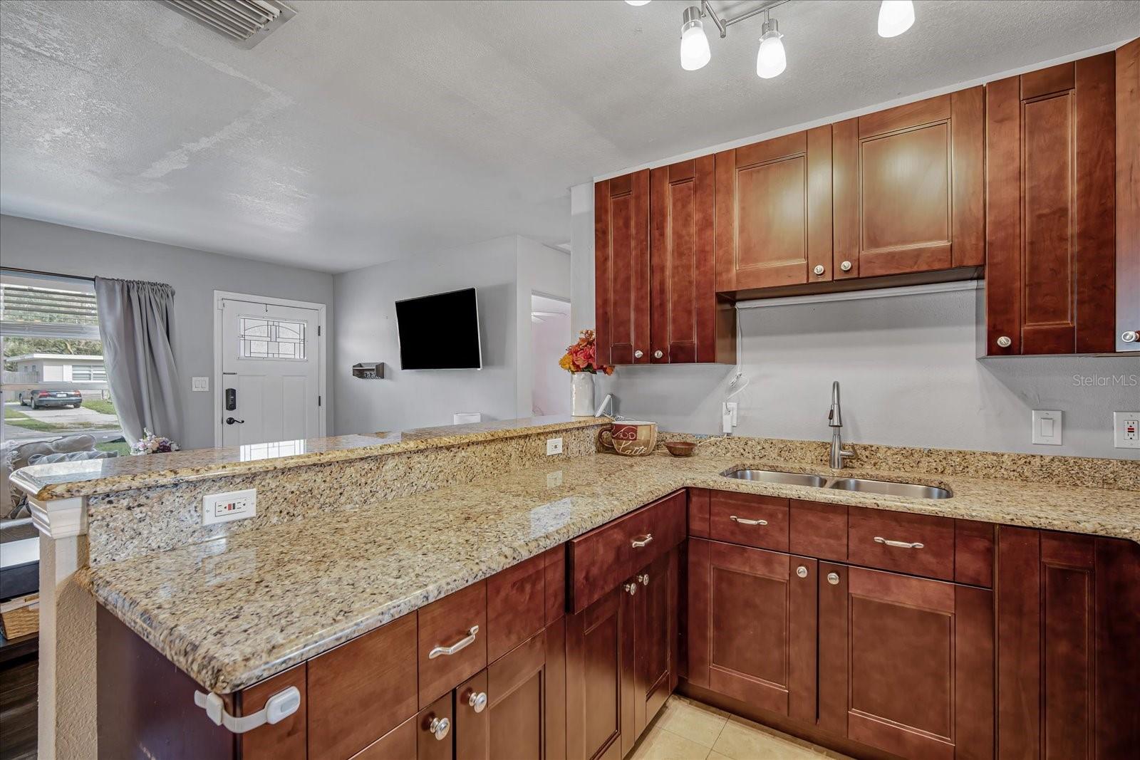 9064 93RD ST, SEMINOLE, FL, 33777