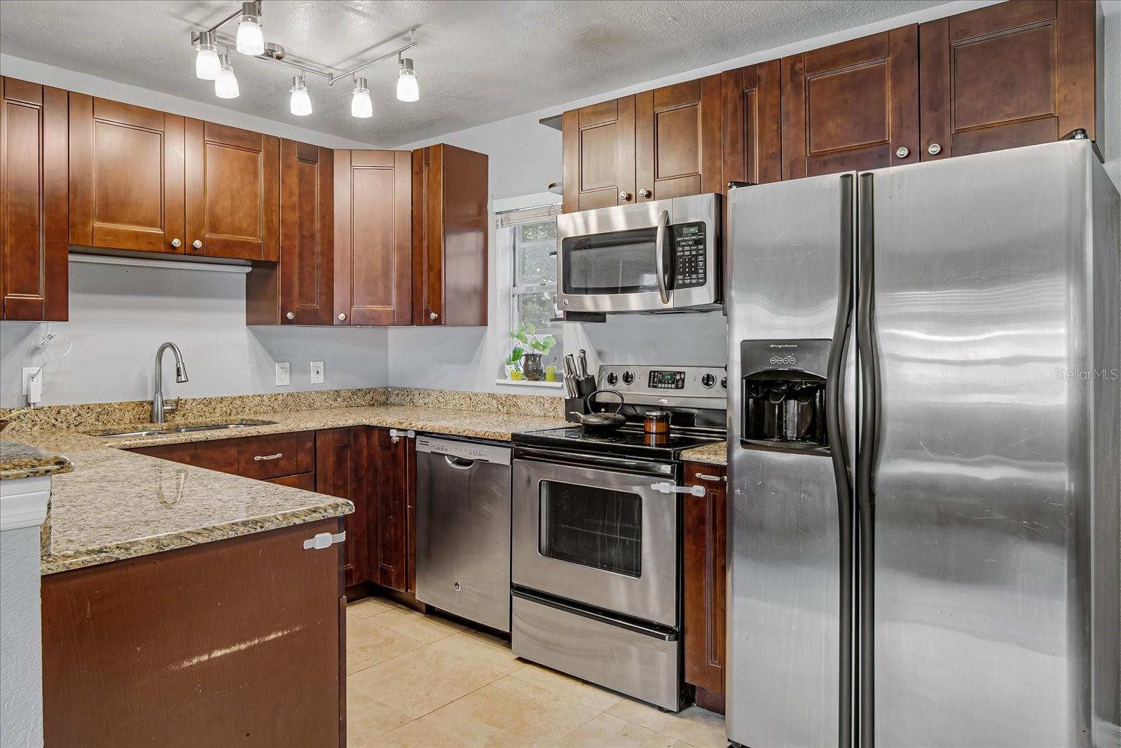 9064 93RD ST, SEMINOLE, FL, 33777