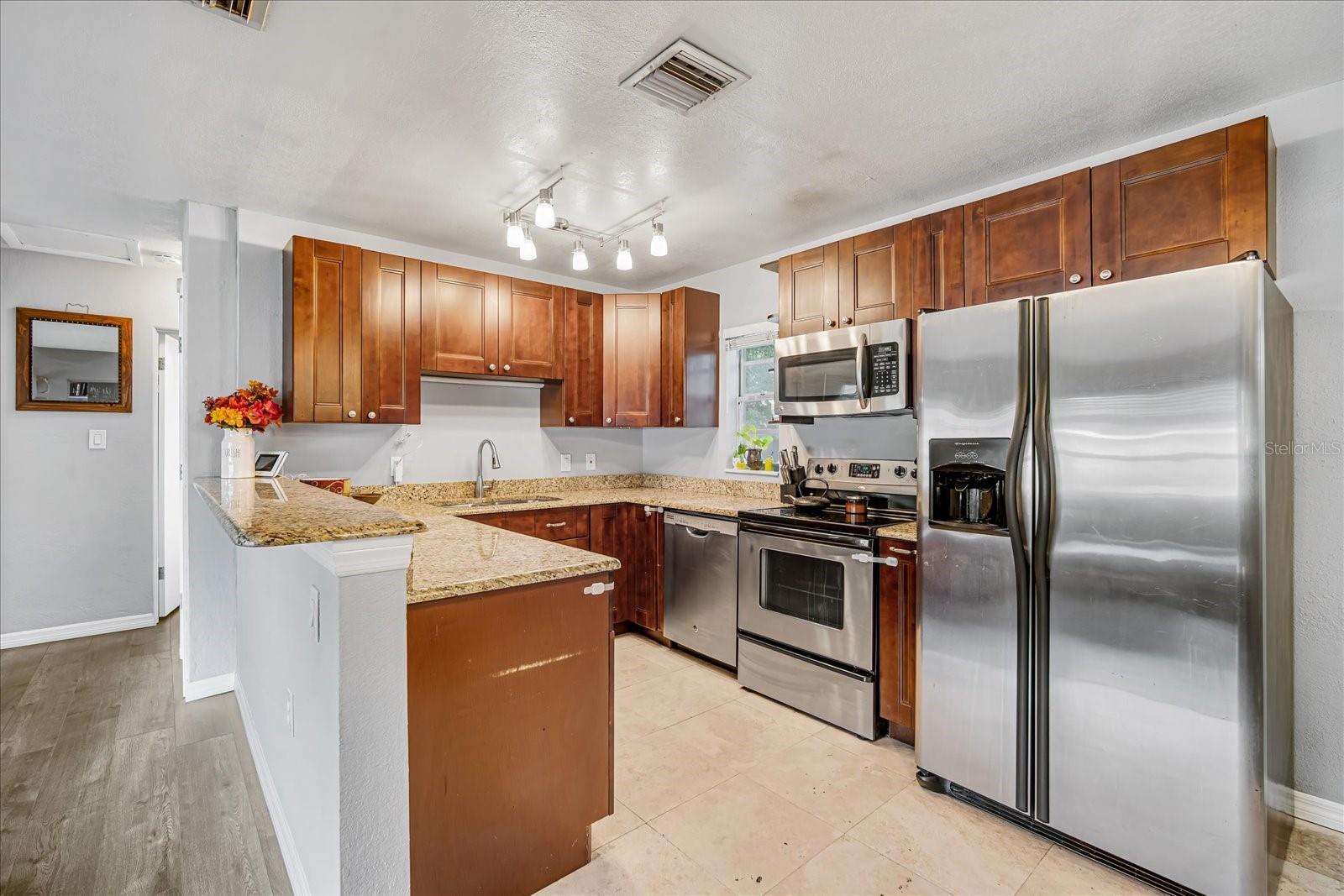 9064 93RD ST, SEMINOLE, FL, 33777