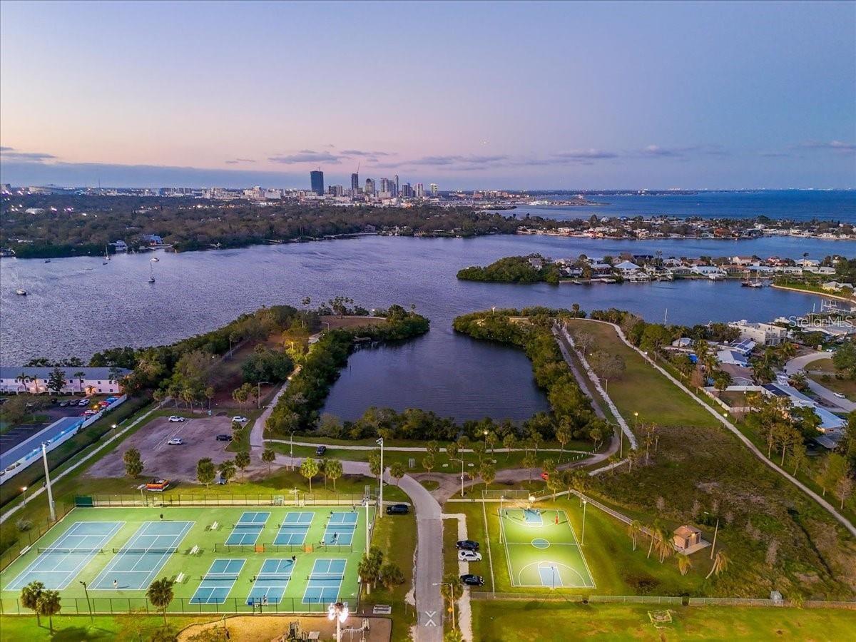 4185 BARRACUDA DR SE, ST PETERSBURG, FL, 33705