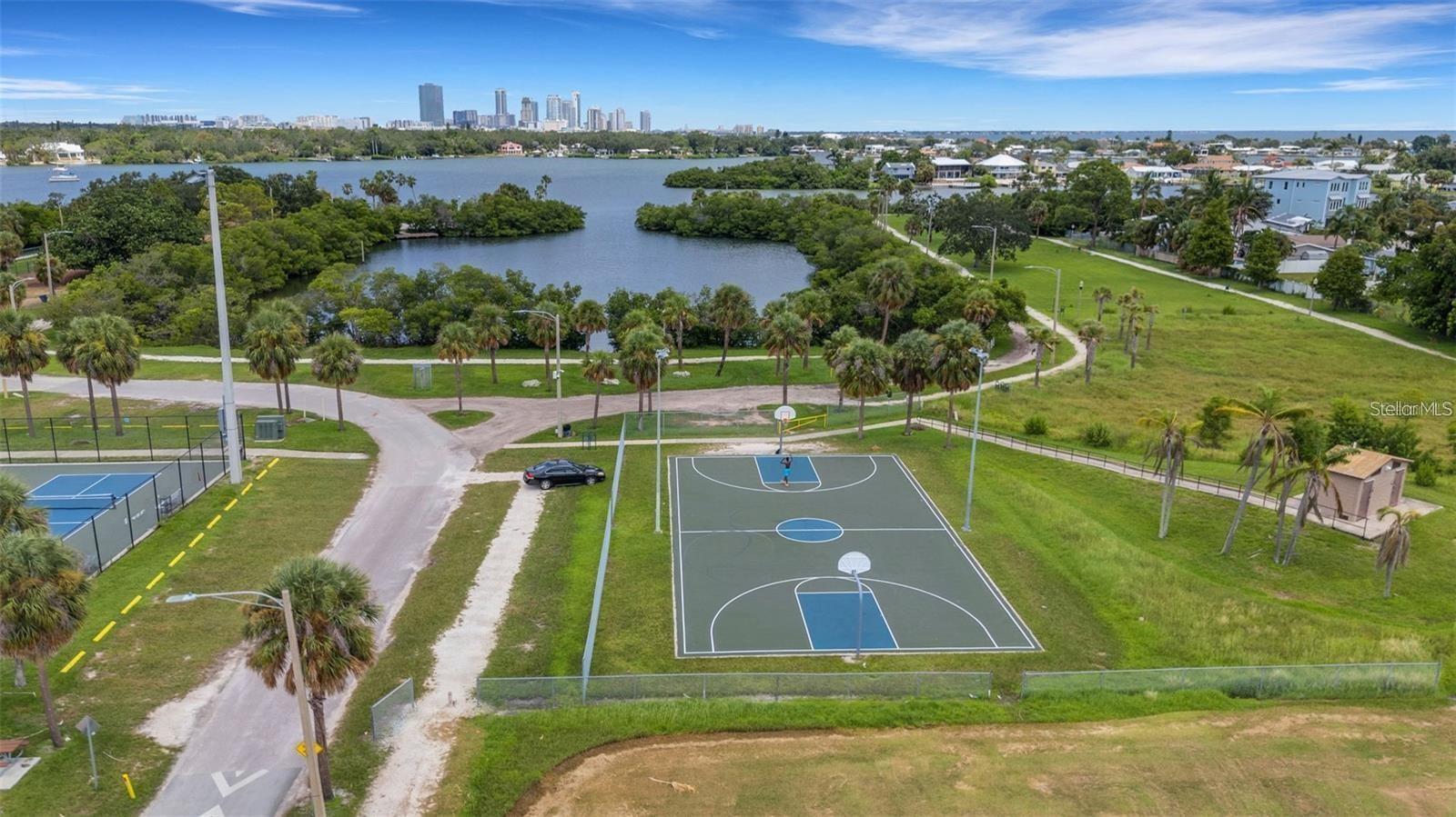 4185 BARRACUDA DR SE, ST PETERSBURG, FL, 33705