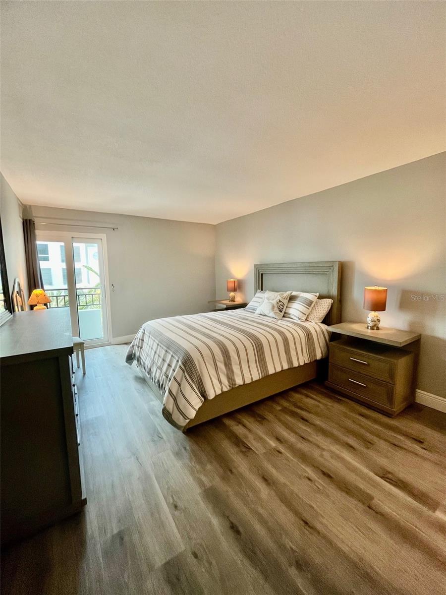 851 BAYWAY BLVD #405, CLEARWATER BEACH, FL, 33767