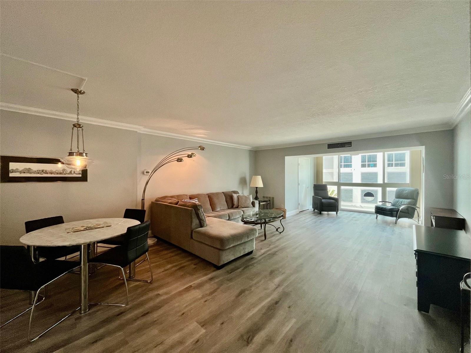 851 BAYWAY BLVD #405, CLEARWATER BEACH, FL, 33767