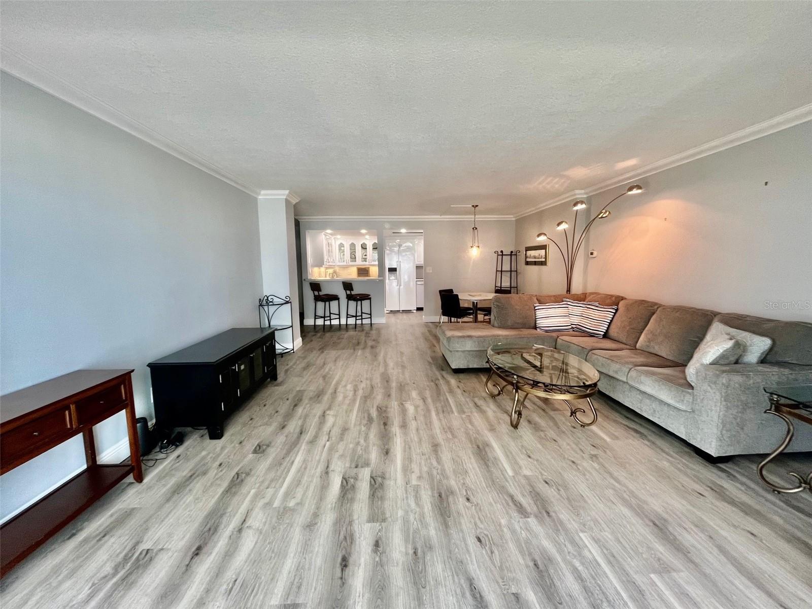 851 BAYWAY BLVD #405, CLEARWATER BEACH, FL, 33767