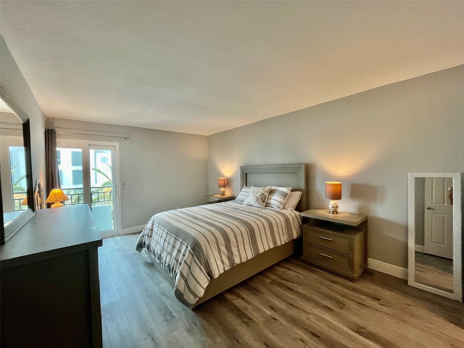 851 BAYWAY BLVD #405, CLEARWATER BEACH, FL, 33767