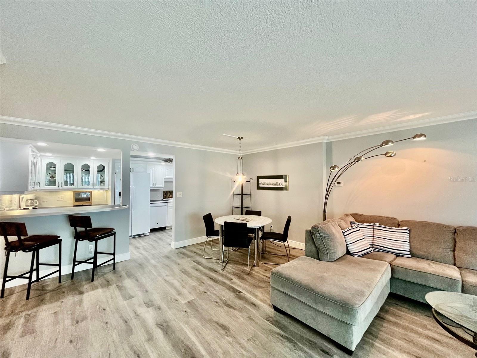 851 BAYWAY BLVD #405, CLEARWATER BEACH, FL, 33767