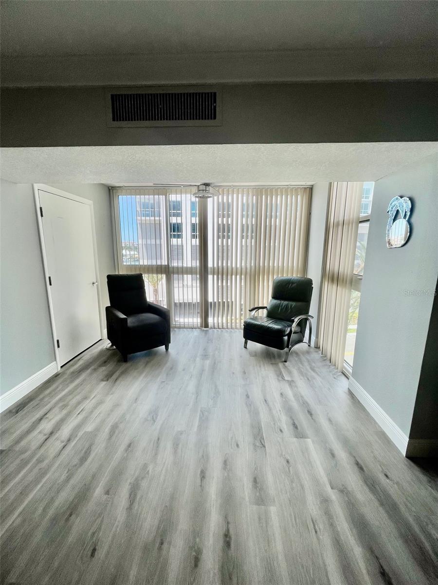 851 BAYWAY BLVD #405, CLEARWATER BEACH, FL, 33767