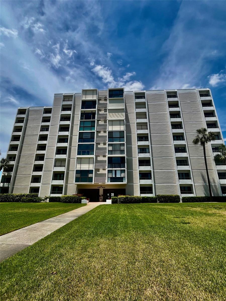 851 BAYWAY BLVD #405, CLEARWATER BEACH, FL, 33767