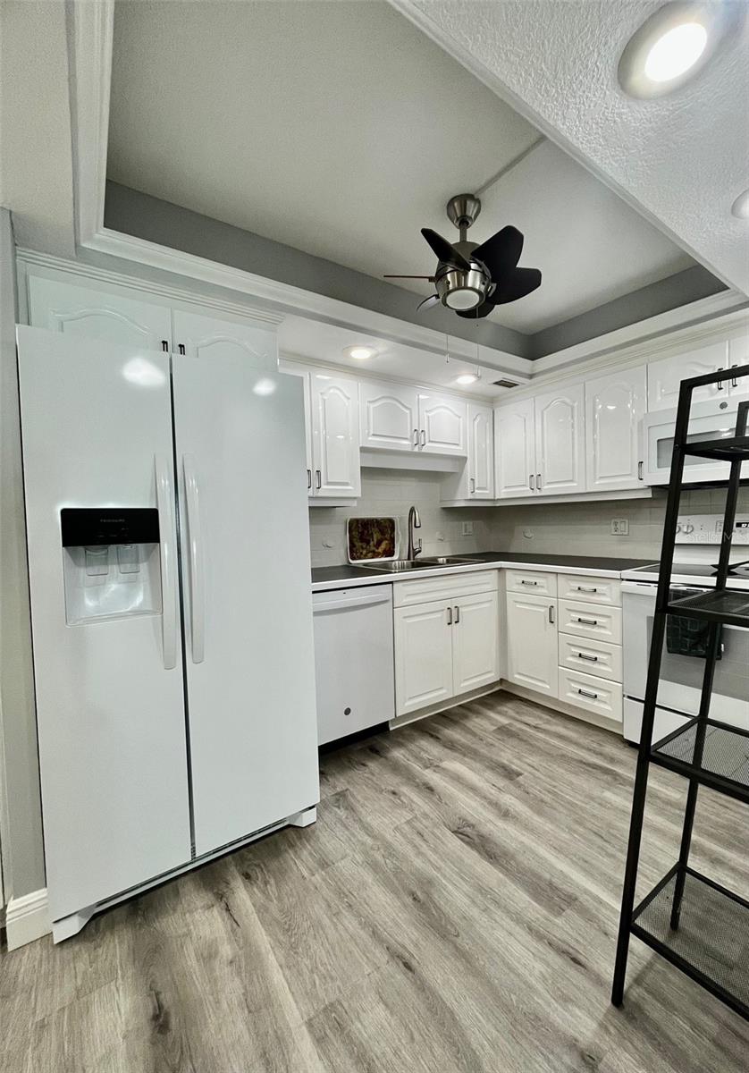 851 BAYWAY BLVD #405, CLEARWATER BEACH, FL, 33767