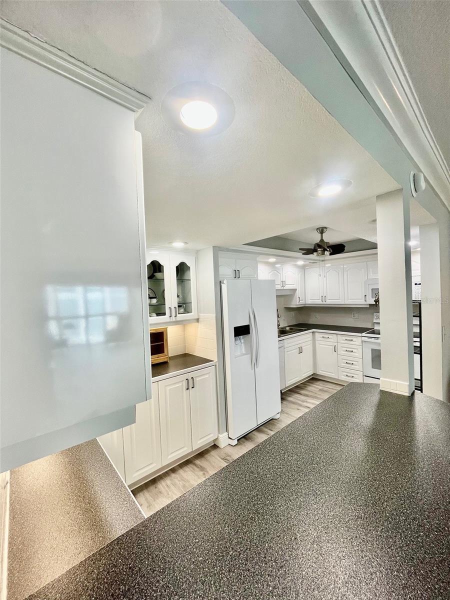 851 BAYWAY BLVD #405, CLEARWATER BEACH, FL, 33767