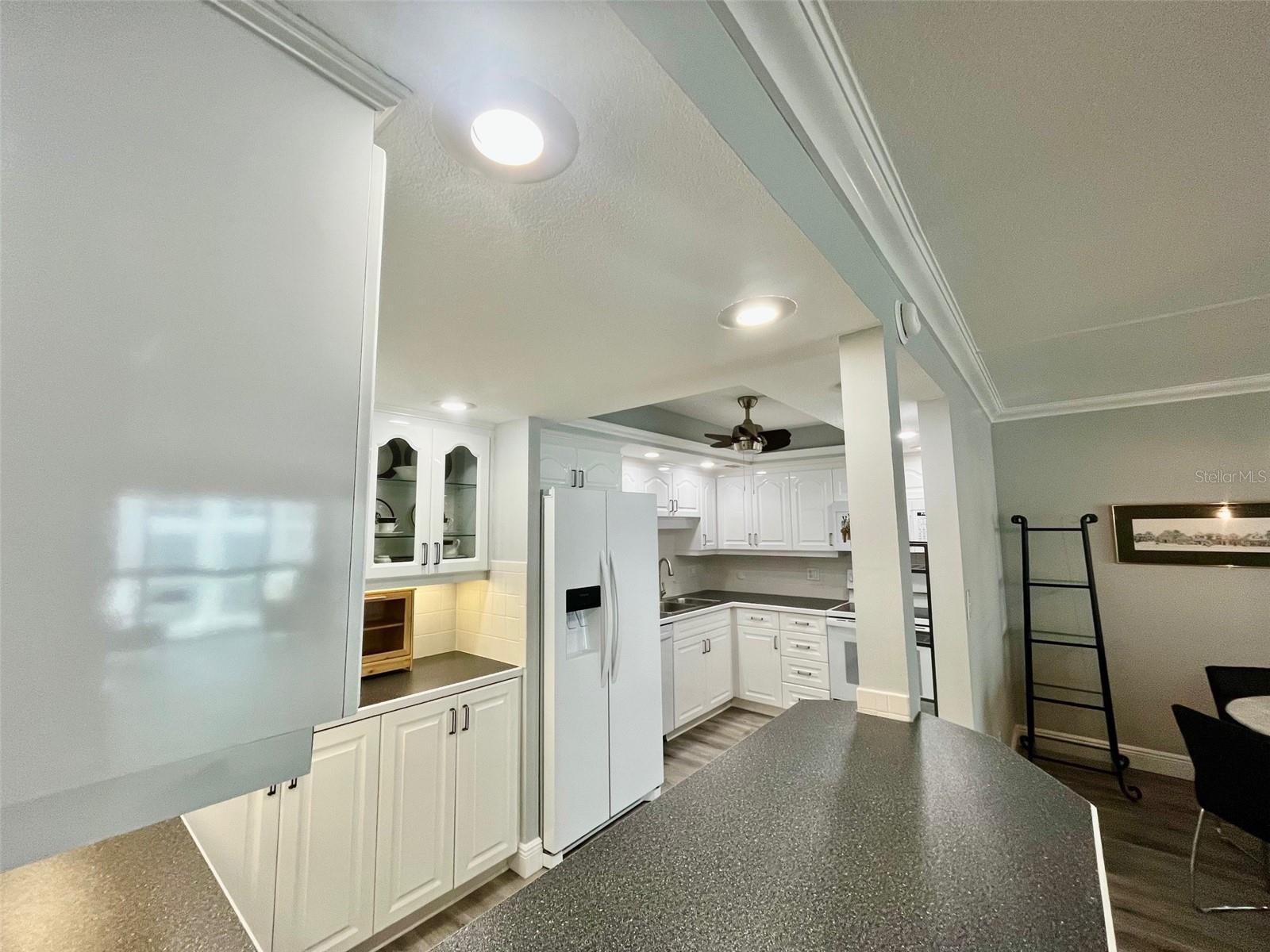 851 BAYWAY BLVD #405, CLEARWATER BEACH, FL, 33767