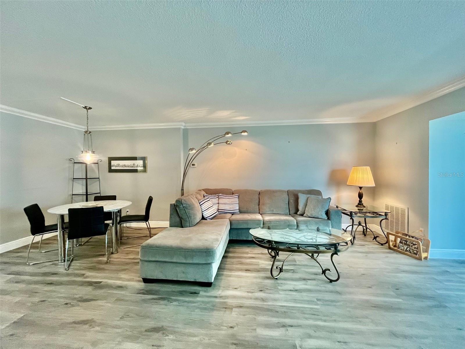 851 BAYWAY BLVD #405, CLEARWATER BEACH, FL, 33767