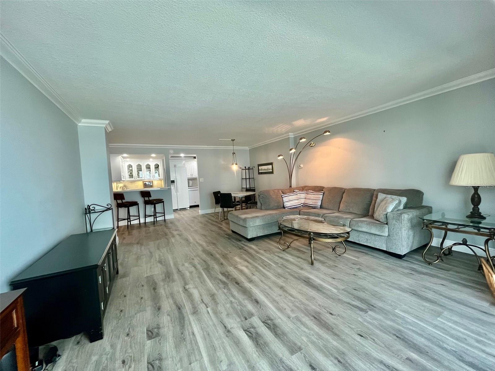 851 BAYWAY BLVD #405, CLEARWATER BEACH, FL, 33767