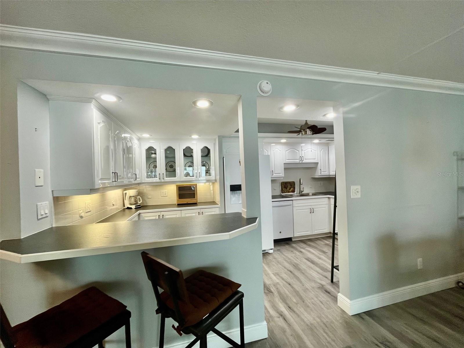 851 BAYWAY BLVD #405, CLEARWATER BEACH, FL, 33767