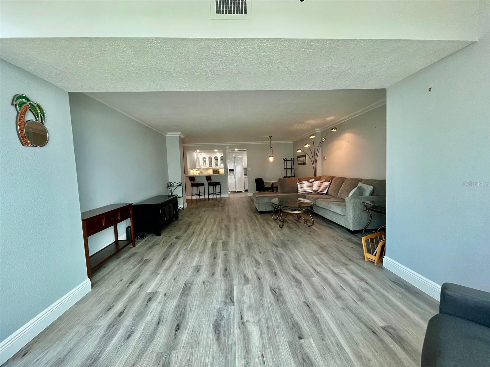 851 BAYWAY BLVD #405, CLEARWATER BEACH, FL, 33767