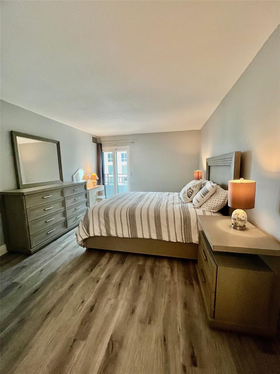 851 BAYWAY BLVD #405, CLEARWATER BEACH, FL, 33767