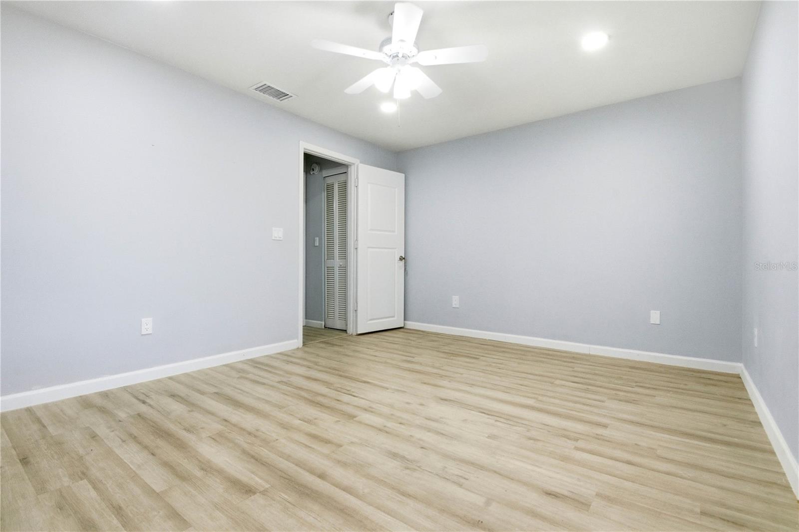 14113 VILLAGE TERRACE DR, TAMPA, FL, 33624