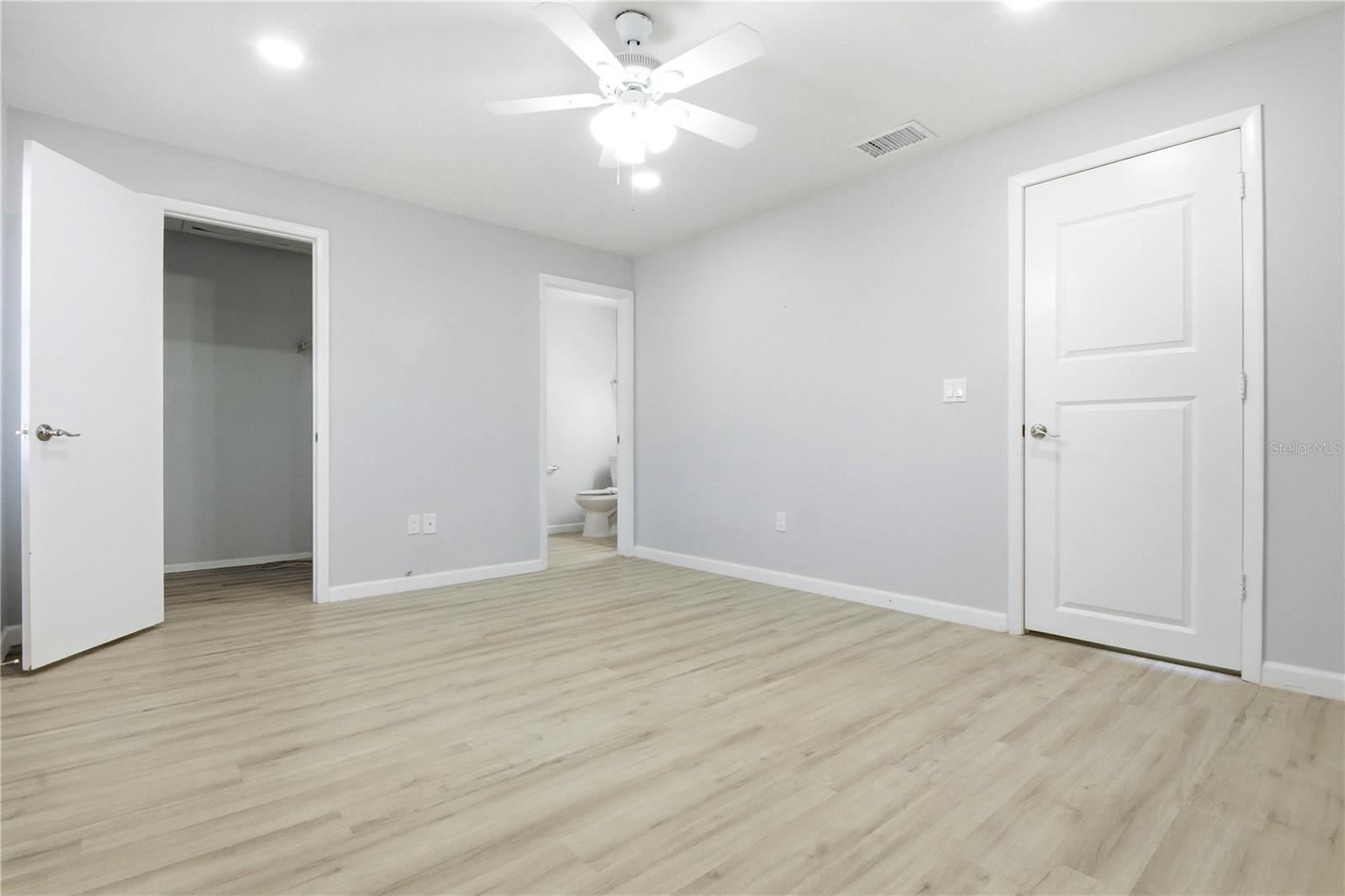 14113 VILLAGE TERRACE DR, TAMPA, FL, 33624