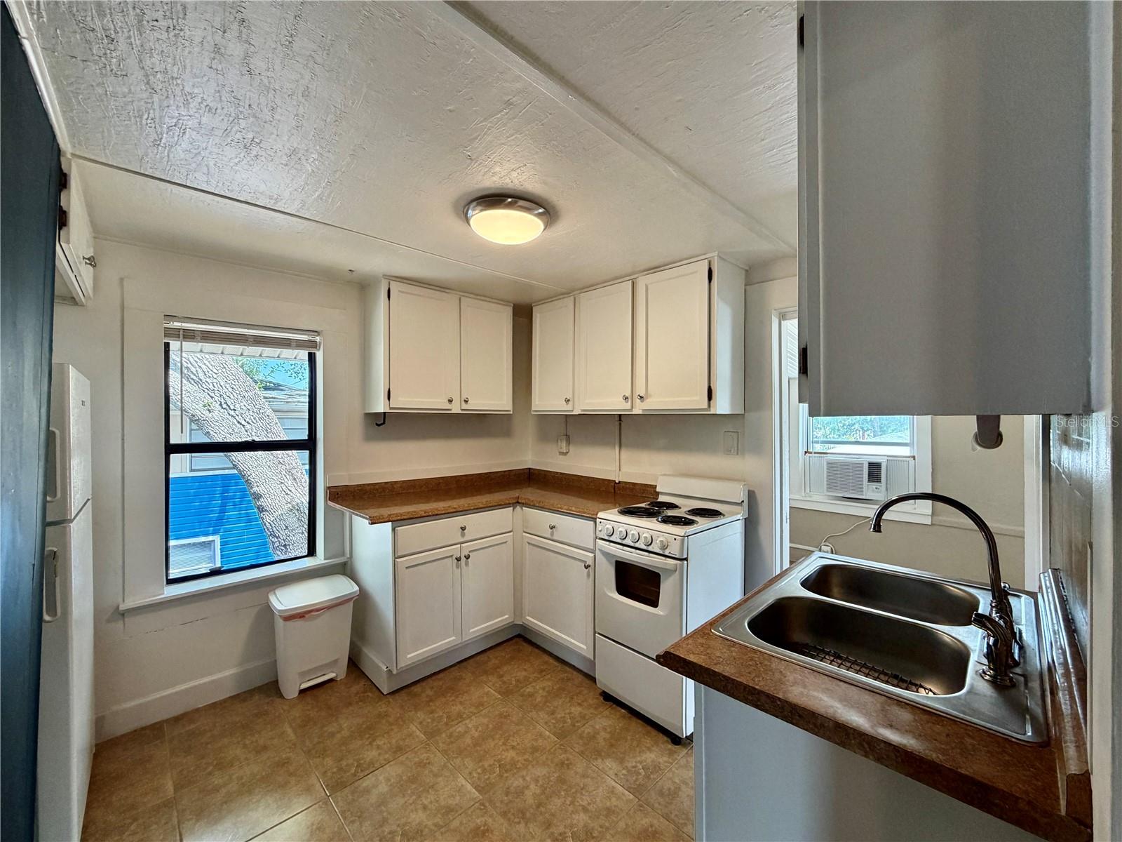 5050 2ND AVE N #Upper, ST PETERSBURG, FL, 33710