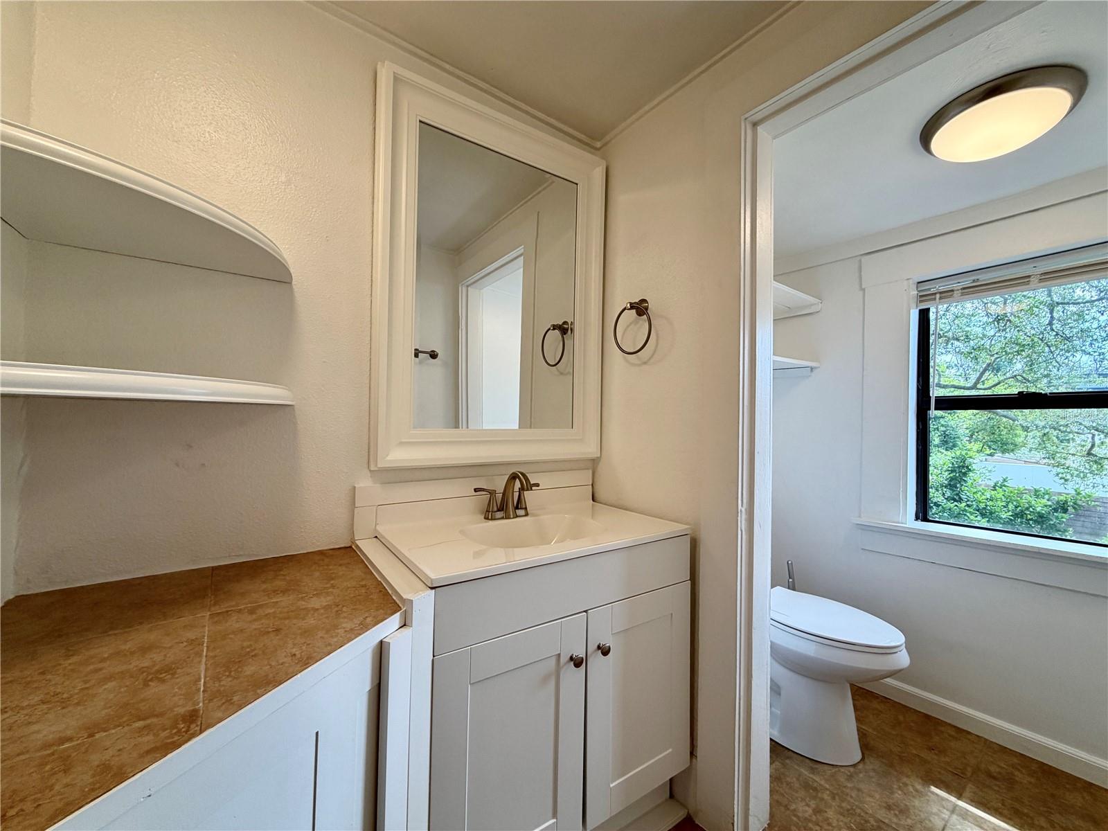 5050 2ND AVE N #Upper, ST PETERSBURG, FL, 33710