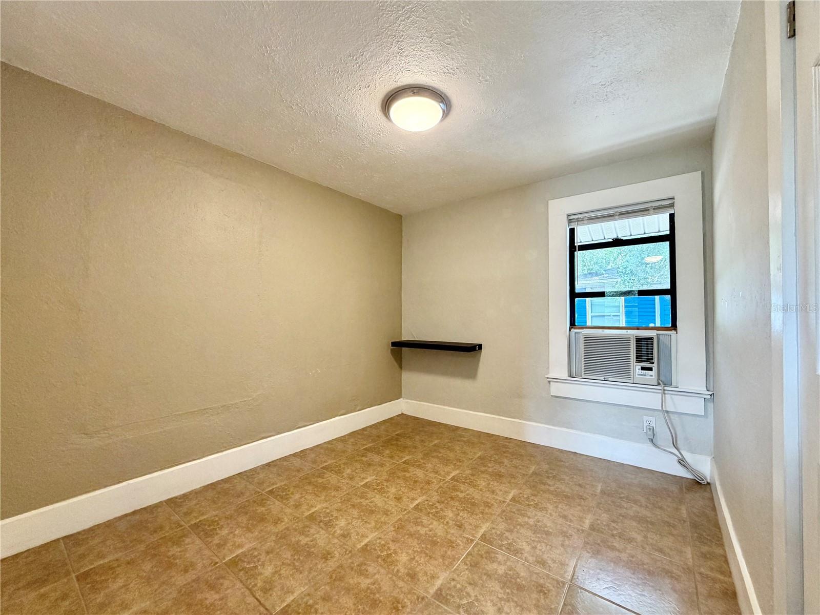5050 2ND AVE N #Upper, ST PETERSBURG, FL, 33710