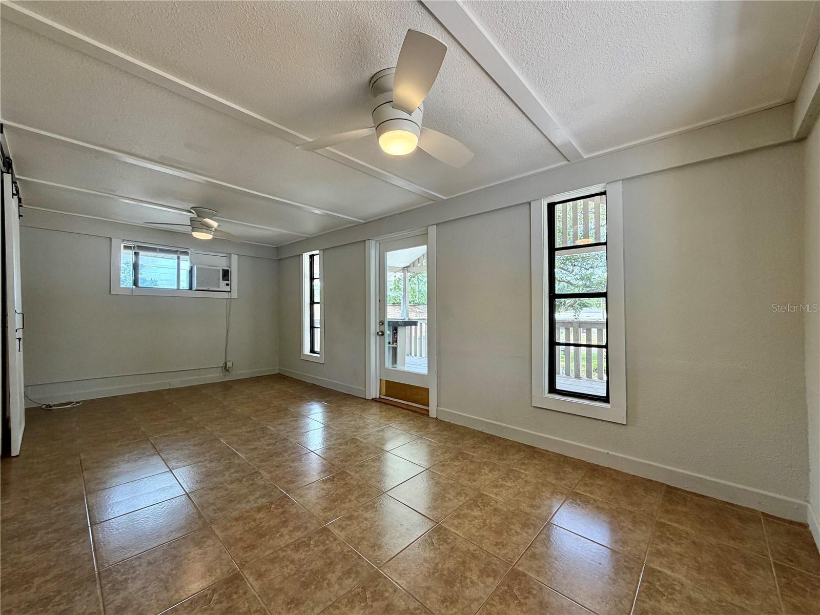 5050 2ND AVE N #Upper, ST PETERSBURG, FL, 33710