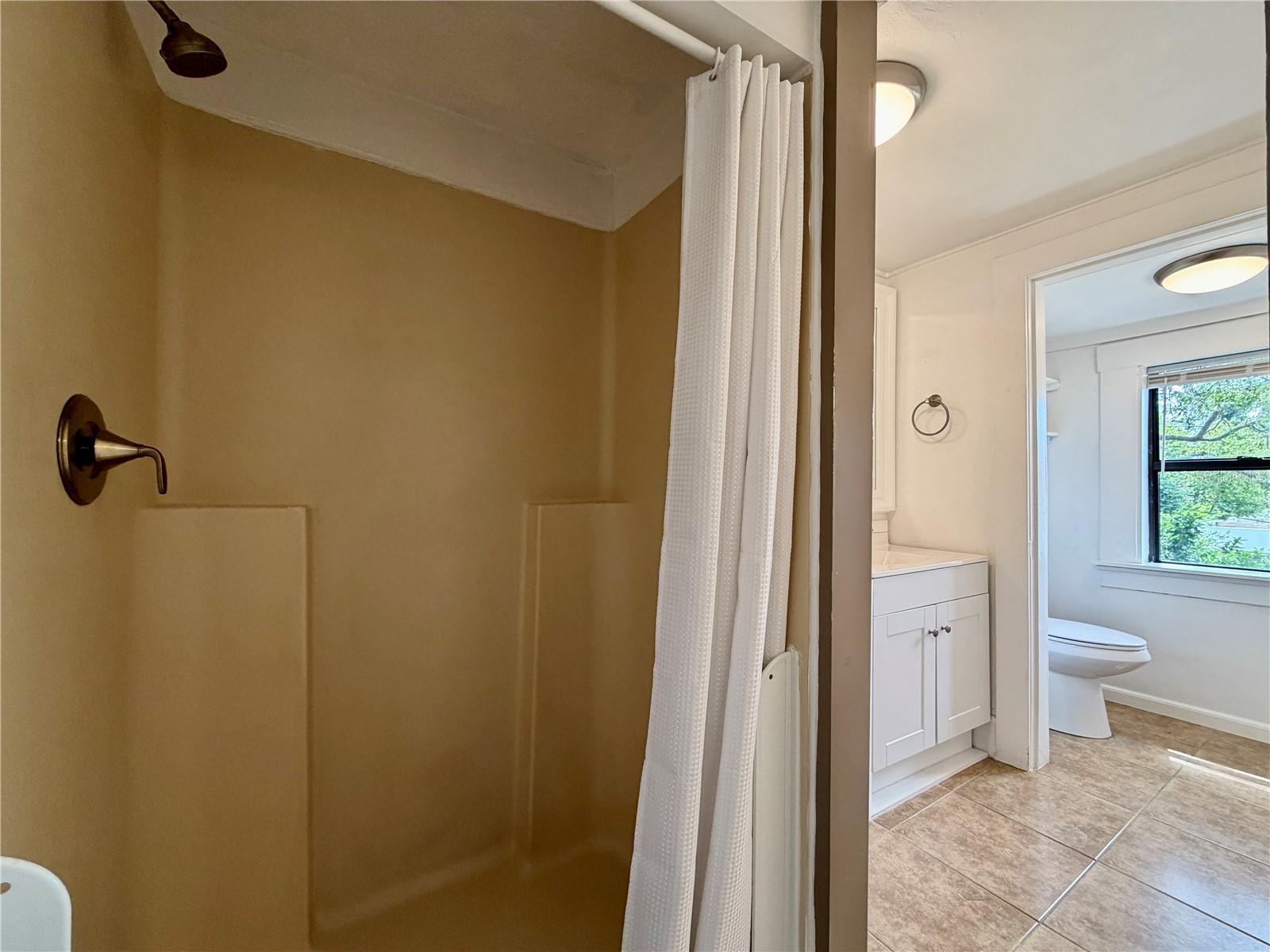 5050 2ND AVE N #Upper, ST PETERSBURG, FL, 33710
