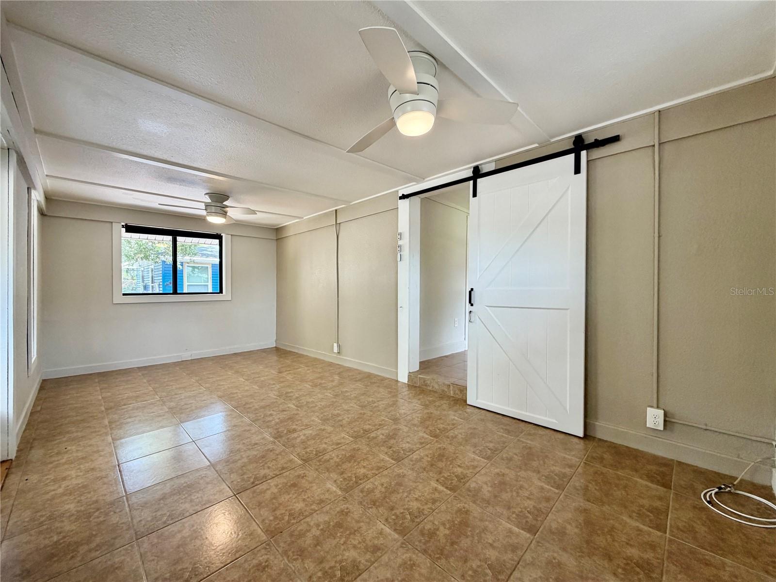 5050 2ND AVE N #Upper, ST PETERSBURG, FL, 33710