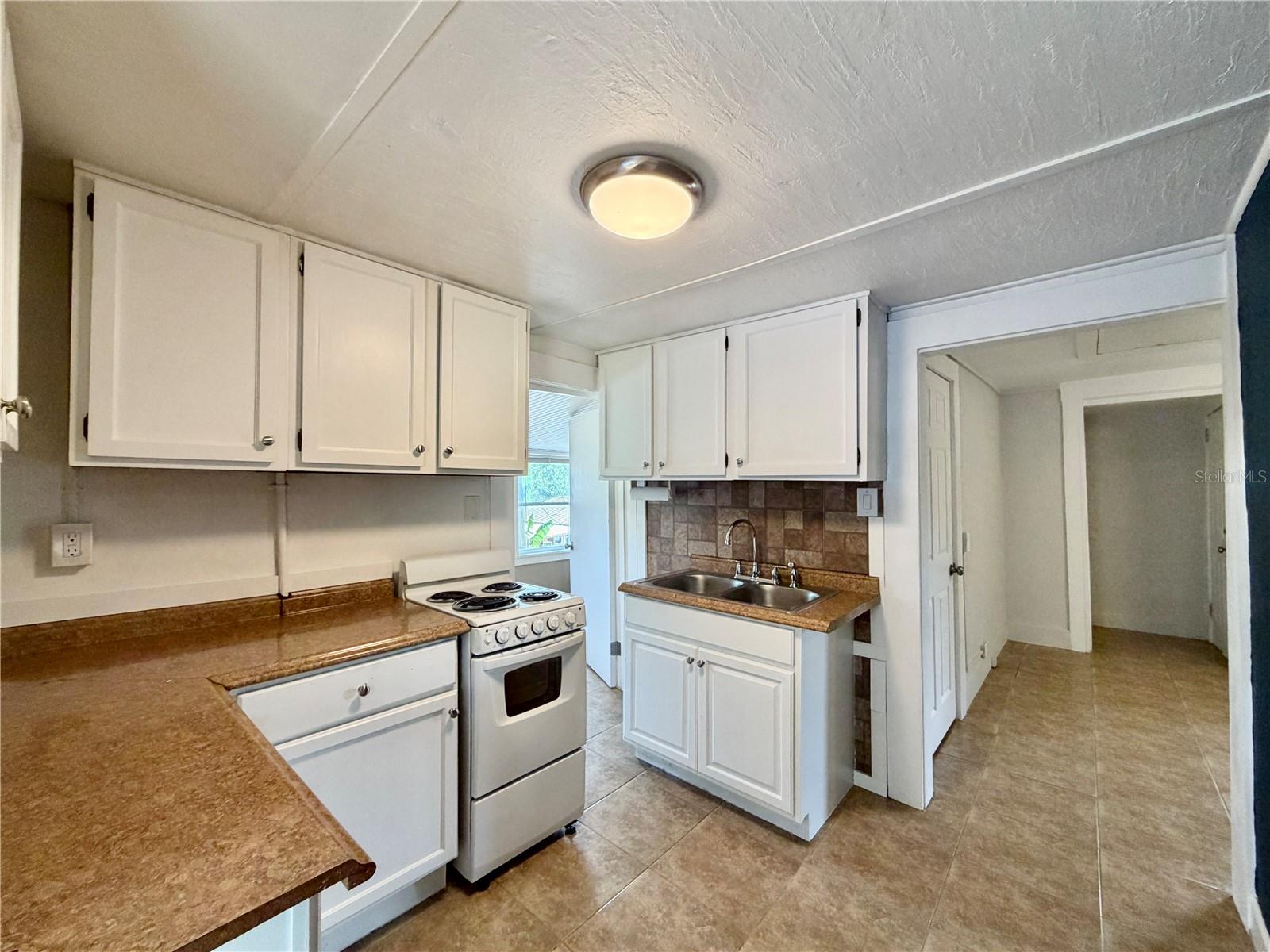 5050 2ND AVE N #Upper, ST PETERSBURG, FL, 33710